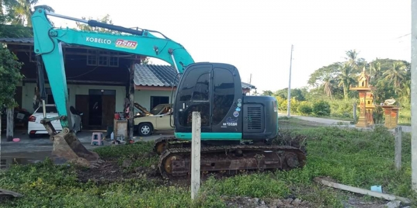 ขายKOBELCO SK135SR YY01. เก่าใน สภาพสวย เครื่องปั๊มดี  แทรคนใหญ่ เอกสารอินซอย  โทร 089-3818694 จ๊อย