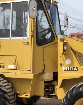 ขายรถตักล้อยาง TCM 810A-2 (เทียบเท่า WA30) (1,XXX ชั่วโมง) นำเข้าเองจากญี่ปุ่น สภาพสวยพร้อมใช้ มีVDOครับ