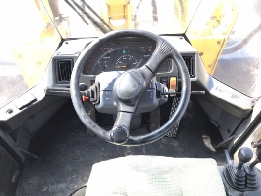 ขายรถตักล้อยาง TCM L35-3 นำเข้าเองจากญี่ปุ่น สภาพสวยพร้อมใช้งาน ขายรถตักล้อยาง TCM L35-3 นำเข้าเองจากญี่ปุ่น สภาพสวยพร้อมใช้งาน