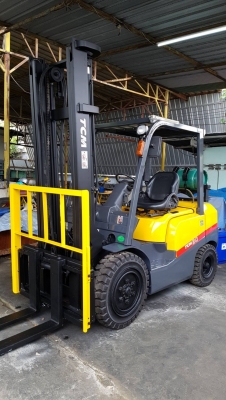 ขายรถยกโฟล์คลิฟท์ TCM ขนาด 3ตัน เสาสูง 4 เมตร ติดตั้งอุปกรณ์พิเศษไซด์ชิฟ  รถญี่ปุ่น