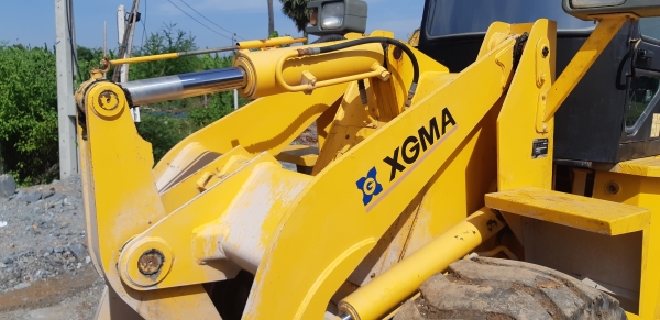 ขายรถตักXG918สวยพร้อมใช้แอรเย็น เอกสารเล่มทะเบียน