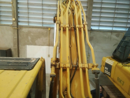 ขายKOMATSU PC200-8N1 เอกสารเล่มทะเบียนราคา 1,100,000