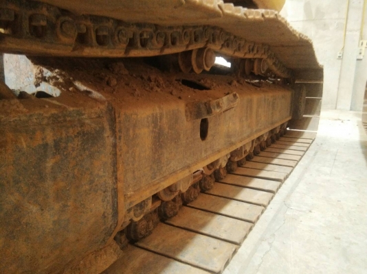 ขายKOMATSU PC200-8N1 เอกสารเล่มทะเบียนราคา 1,100,000