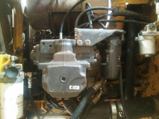 ขายKOMATSU PC200-8N1 เอกสารเล่มทะเบียนราคา 1,100,000