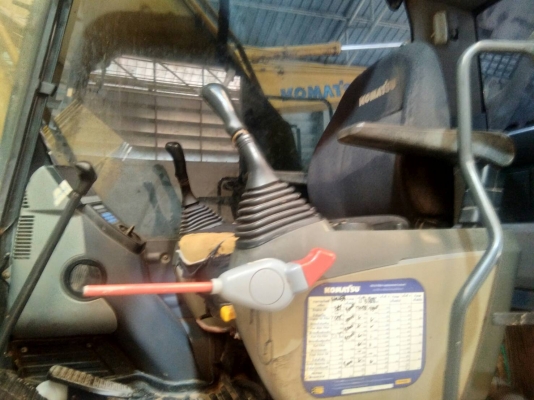 ขายKOMATSU PC200-8N1 เอกสารเล่มทะเบียนราคา 1,100,000