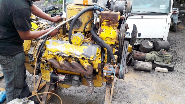 ขายเครื่อง+ปั้ม CAT 3208 (V8) เก่านอกนำเข้า โทร 084-5424150