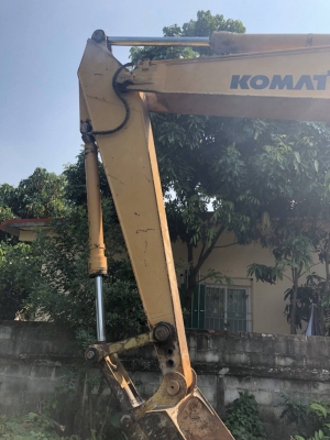 มีVDOขายKOMATSU PC200-6 ซีเรียล85,679 เอกสารเล่มทะเบียนราคา 685,000