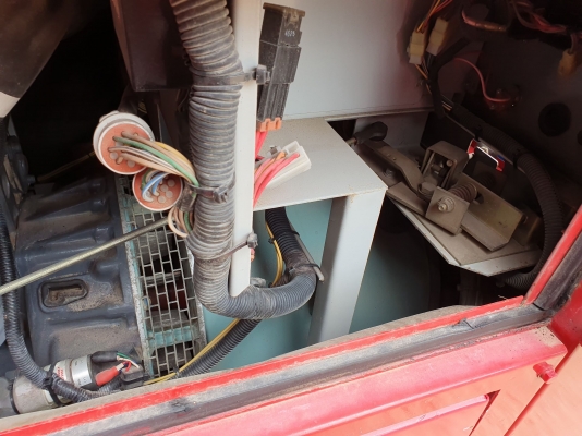 ขายเครื่องปั่นไฟ Denyo ES 45 KVA  สภาพสวย พร้อมใช้งาน 081-8481185