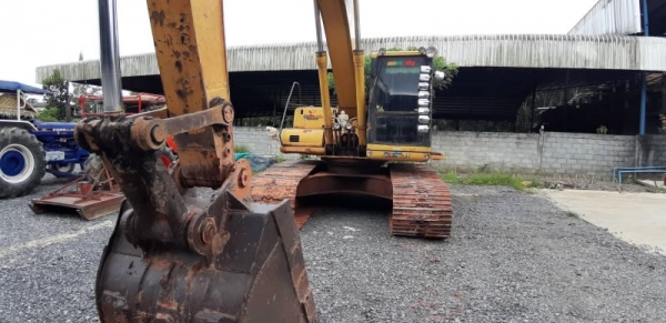 ขายKOMATSU PC200-6 ไฟเต็มไม่มีเอกสารราคา 650,000 ขายKOMATSU PC200-6 ไฟเต็มไม่มีเอกสารราคา 650,000