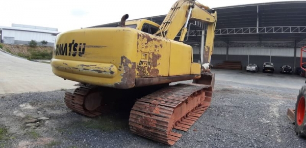 ขายKOMATSU PC200-6 ไฟเต็มไม่มีเอกสารราคา 650,000