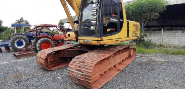 ขายKOMATSU PC200-6 ไฟเต็มไม่มีเอกสารราคา 650,000 ขายKOMATSU PC200-6 ไฟเต็มไม่มีเอกสารราคา 650,000