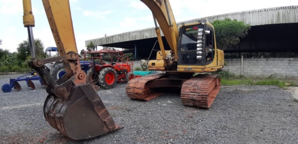 ขายKOMATSU PC200-6 ไฟเต็มไม่มีเอกสารราคา 650,000