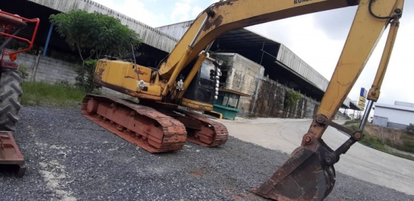 ขายKOMATSU PC200-6 ไฟเต็มไม่มีเอกสารราคา 650,000