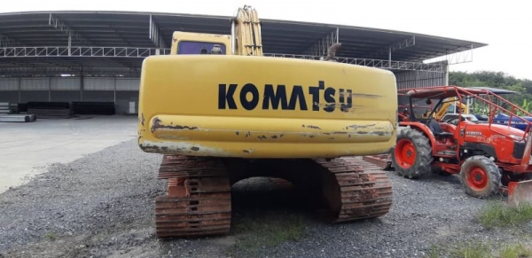 ขายKOMATSU PC200-6 ไฟเต็มไม่มีเอกสารราคา 650,000
