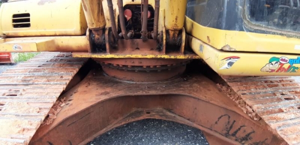ขายKOMATSU PC200-6 ไฟเต็มไม่มีเอกสารราคา 650,000