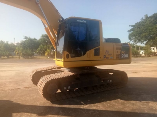 KOMATSU PC 200-8