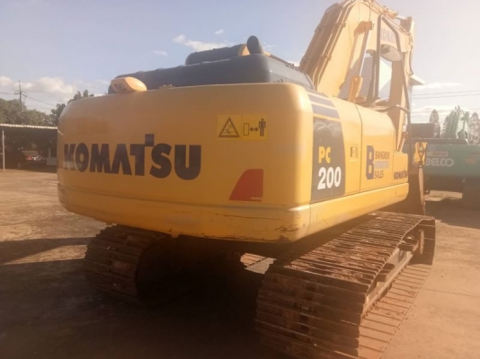 KOMATSU PC 200-8
