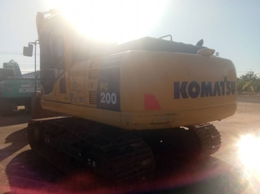 KOMATSU PC 200-8