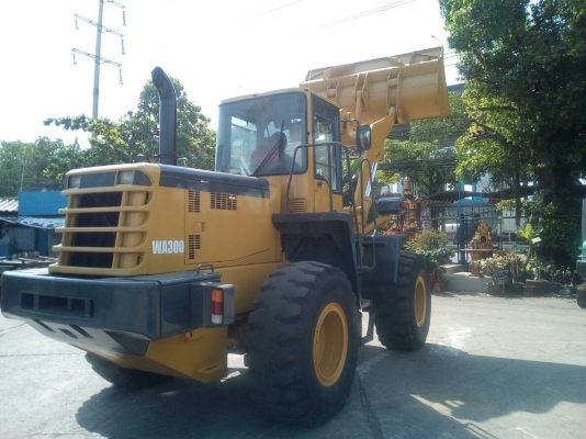 รถตักล้อยาง KOMATSU รุ่น WA 300-3