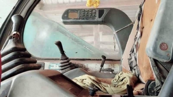 ขาย 395,000 ต่อรอง KOBELCO SK120 MARK 5 ธรรมดา เครื่องดี ปั้มแรง โซ่หนา เอวแน่น ไฟฟ้าครบ (กล่อง จอ มอเตอร์คันเร่งครบ) เอกสารอินวอยท์  รถอยู่  หนองบัวลำถู โทร 0610710295  สนใจ รายการสินค้า อื่นๆ ที่ เว็ปไชค์ Truck2Hand https://www.truck2hand.com/index.php?