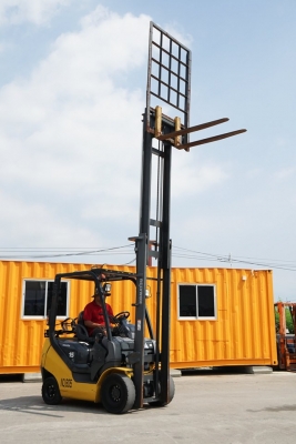 Komatsu FG15T-21 เกียร์ออโต้ ยก1.5ตัน เสาสูง4เมตร งาถ่าง-หุบ เครื่องยนต์เบนซิล + LPG