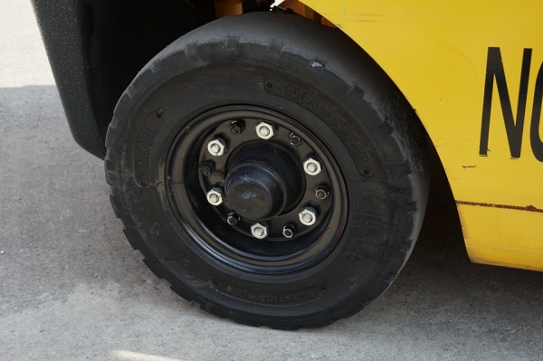 Komatsu FG15T-21 เกียร์ออโต้ ยก1.5ตัน เสาสูง4เมตร งาถ่าง-หุบ เครื่องยนต์เบนซิล + LPG