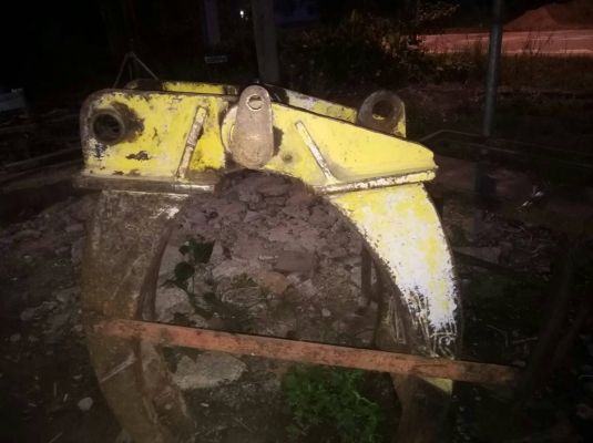 ขายKOMATSU PC60-5 มีหัวคีป บุ้งกี๋ แอร์พร้อมไม่มีเล่มทะเบียนราคา 500,000 ต่อรอง