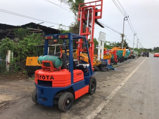 Toyota 5fg20สภาพดีพร้อมใช้งาน เครื่องเบนซิน + แก๊ส Toyota 5fg20สภาพดีพร้อมใช้งาน เครื่องเบนซิน + แก๊ส