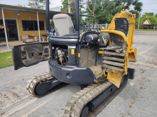 มีเข้ามาหลายคันครับ KOMATSU PC 30MR-2 จากญี่ปุ่น สวยมาก โทร.090-986-2521 อ๊อบ