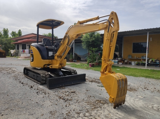 มีเข้ามาหลายคันครับ KOMATSU PC 30MR-2 จากญี่ปุ่น สวยมาก โทร.090-986-2521 อ๊อบ