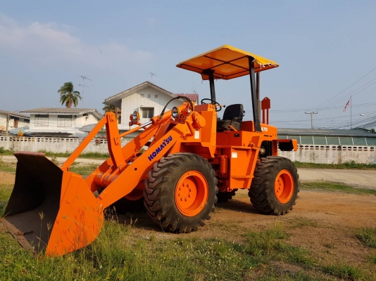 รถตัก ขนาด1คิว KOMATSU 507 เก่าญี่ปุ่นไม่เคยใช้งานในไทย เครื่องยนต์โคมัสสุ 4D 94 ขนาดล้อกะทะ 20 นิ้ว ระบบเกียร์ทอร์ค ใช้งานได้ทั้งหมด เลี้ยวเอว ชม.ทำงาน4,900HR. สำหรับงานตักหิน ดิน ทราย ร้านวัสดุก่อสร้างโดยตรง ราคา490,000บาท สนใจติดต่อ 083-4355829 รับรองค
