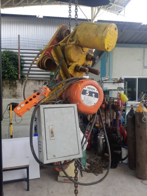 รอกโซ่ไฟฟ้า 5 ตัน ญี่ปุ่น พร้อมชุดเดิน ราคา 50,000 บาท