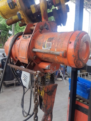 รอกโซ่ไฟฟ้า 5 ตัน ญี่ปุ่น พร้อมชุดเดิน ราคา 50,000 บาท