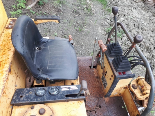 ขาย รถขุด แบคโฮ YANMAR PC 15 ขึ้นรถกระบะ ปิ๊พอัพได้ เก่าญี่ปุ่นแท้ เพียง 138,000 บาท ขาย รถขุด แบคโฮ YANMAR PC 15 ขึ้นรถกระบะ ปิ๊พอัพได้ เก่าญี่ปุ่นแท้ เพียง 138,000 บาท