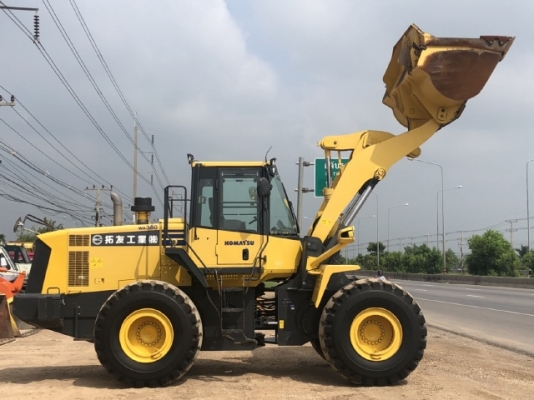 ขายรถตักล้อยาง KOMATSU WA380-6 ปี 2013 นำเข้าเองจากญี่ปุ่น สภาพสวยพร้อมใช้งาน มีVDOการทำงานครับ
