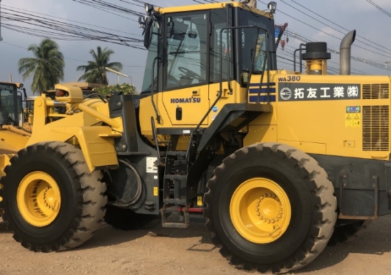 ขายรถตักล้อยาง KOMATSU WA380-6 ปี 2013 นำเข้าเองจากญี่ปุ่น สภาพสวยพร้อมใช้งาน มีVDOการทำงานครับ