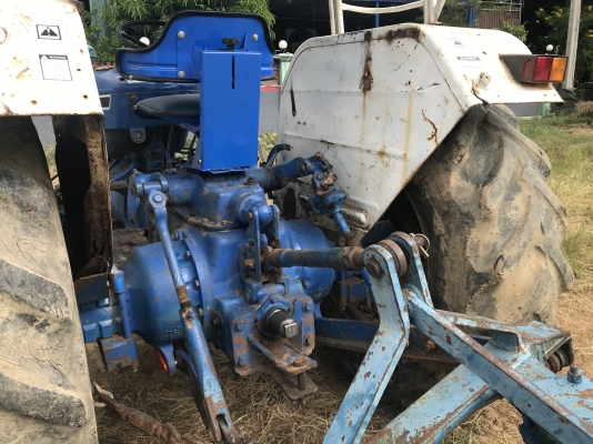 ขายฟอร์ด5500มีดันหน้าหางสามเอกสารซื้อขายติดต่อ0895302182ราคา170000 ขายฟอร์ด5500มีดันหน้าหางสามเอกสารซื้อขายติดต่อ0895302182ราคา170000