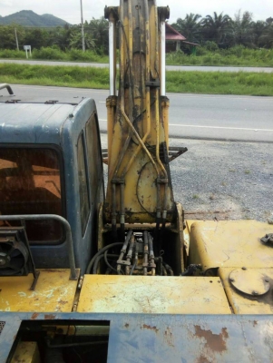 ขายKOBELCO SK200-/// ไฟตัด ไม่มีเล่มทะเบียนสภาพสวยพร้อมใช้งานราคา 380,000