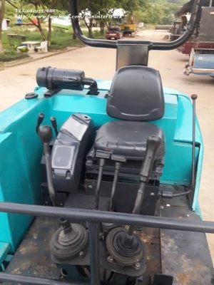 BIG SALE* ลดล้างสต๊อค รถขุดKOMATSU PC20-7E /คอนโทรลน้ำมัน/แทรคเหล็ก /สวิงบูม /สินค้าเก่าบริษัท *ปรับ
