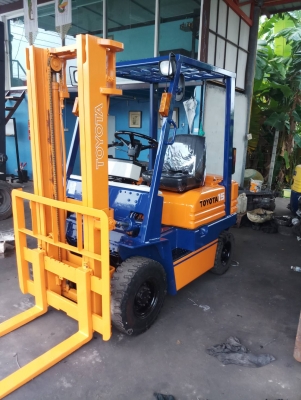 .ขาย โฟรคลิฟท์ โตโยต้า รุ่น 5   เครื่อง  เบนซิล หนัก  1.5  ตัน
