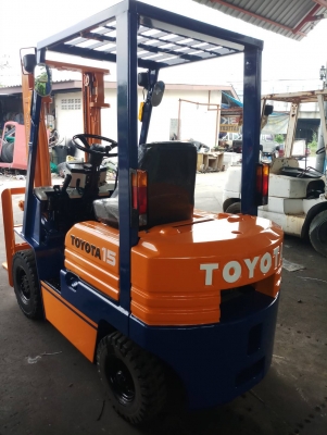 .ขาย โฟรคลิฟท์ โตโยต้า รุ่น 5   เครื่อง  เบนซิล หนัก  1.5  ตัน