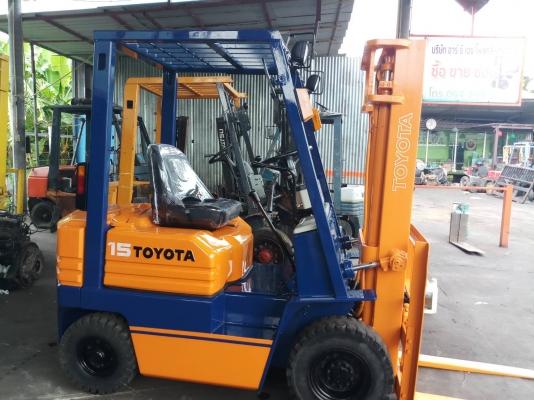 .ขาย โฟรคลิฟท์ โตโยต้า รุ่น 5   เครื่อง  เบนซิล หนัก  1.5  ตัน