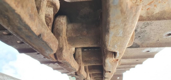 รถนอก เอวแน่ แอร์เย็น ขายถูก ขายราคา780,000บาท  KOBELCO  SK135SR  มาค์รซิกซ์-6YY04ชั่วโม่งทำงานน้อยรถนอกเพิ่งนำเข้ามาเอกสารชุดจดทะเบียนยังไม่เคยใช้งานในเมืองไทยเลย เครื่องอีซูซู4สูบ4BG1เทอร์โบ เร็วแรง และประหยัดน้ำมันดีปั่มแรงไฟฟ้าเต็มเร็วแรงไม่โหลดบูมอาร