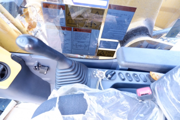 ขายดาวน์ 350,000 KOMATSU PC200-8MO ไมล์3,500ชม.ผ่อนต่อ89370x27=2412990รวม2762990