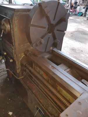 ขายเครื่องกลึงบูรกาเลียยาว8ฟุต3เพลารู3นิ้วคับ