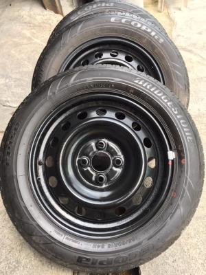 ยางบริสโตน Ecopla ep150 185/60/15ปี3019 ถอดป้ายแดง สนใจโทร.0879050181.ส่งได้ครับ