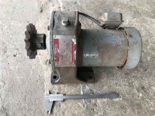 ขายมอเตอร์เกียร์ Hitachi 1HP. 380V made in Japan อัตราทด 1:10 เพลาออกประมาณ 145รอบต่อนาที สภาพสวยเดิมๆ หมุนนิ่ม พร้อมใช้งาน