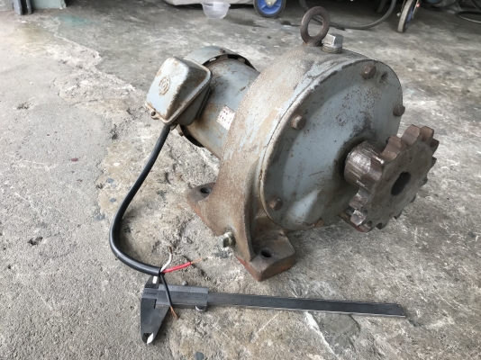 ขายมอเตอร์เกียร์ Hitachi 1HP. 380V made in Japan อัตราทด 1:10 เพลาออกประมาณ 145รอบต่อนาที สภาพสวยเดิมๆ หมุนนิ่ม พร้อมใช้งาน