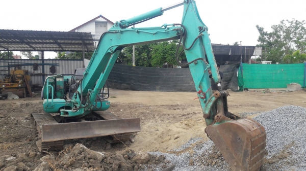 ขายKOMATSU PC45-1E สภาพสวยราคา 220,000 ฝาครอบมีครบ