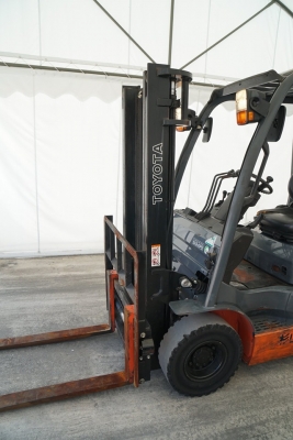 Toyota 8FG18 ยก1.8ตัน เสาสูง3เมตร งาสไลด์หุบ-ถ่าง เครื่องยนต์เบนซิล+LPG ติดตั้งจากโรงงานที่ญี่ปุ่น